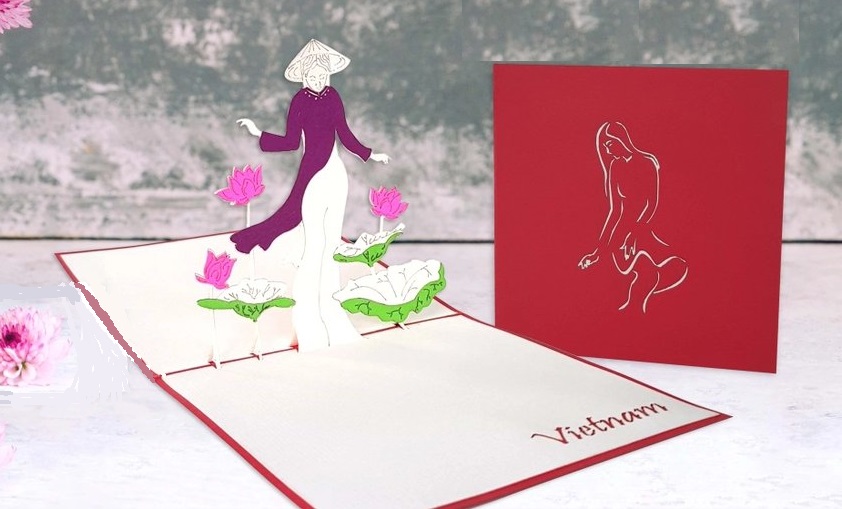 Thiệp Cô Gái Mặc Áo Dài và Hoa Sen V01